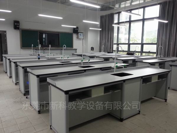 <a href='http://www.rxzsw.cn/chanpin/53-1.html' target='1' style='font-size:18px; font-weight:bold; color:#000000;'>科學(xué)實(shí)驗(yàn)室</a>設(shè)備