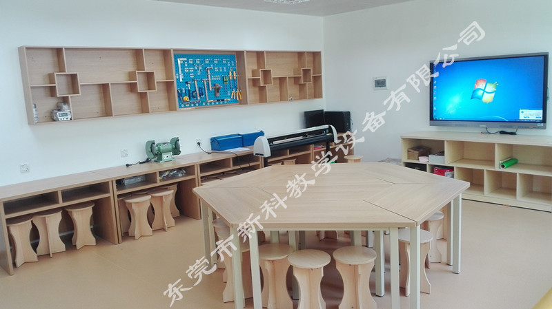 <a href='http://www.rxzsw.cn' target='1' style='font-size:14px; font-weight:bold; color:#0080ff;'>創(chuàng)客實驗室</a>