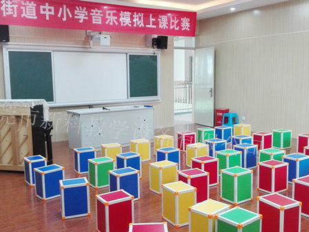 <a href='http://www.rxzsw.cn/chanpin/58-1.html' target='1' style='font-size:18px; font-weight:bold; color:#000000;'>音樂功能室</a>